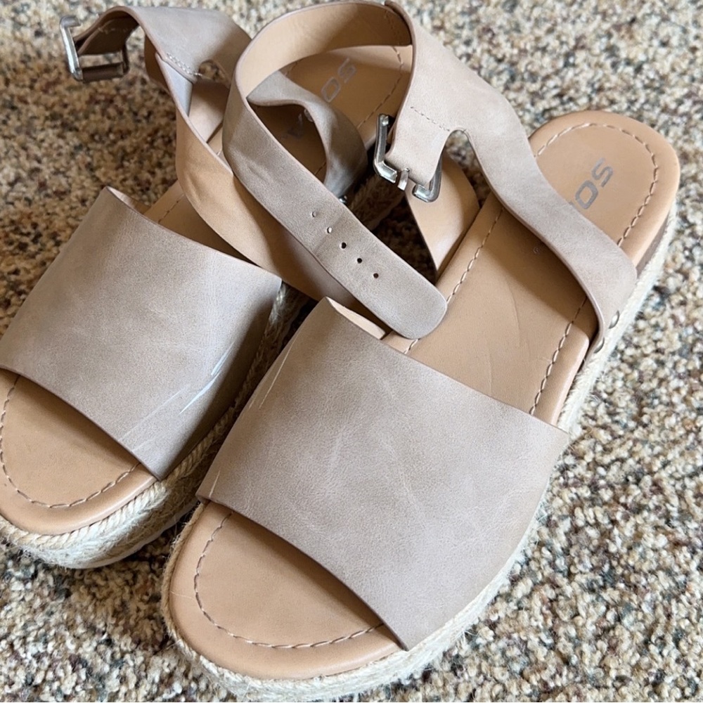 SODA sandals